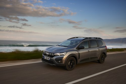 JOGGER HYBRID 140 - LA PREMIERE MOTORISATION HYBRIDE DE DACIA