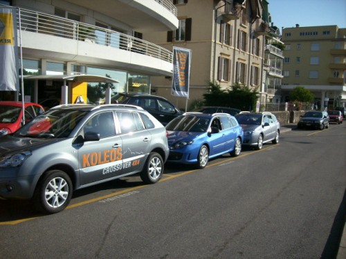 Départ avec 3 véhicules Renault:
Koleos 2.0 dCi Dynamique Luxe - 
Laguna III GrandTour 2.0 Turbo GT (4 roues directrices)- 
Laguna III 2.0 dCi Initiale automatique